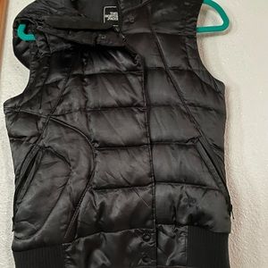 Women’s north face vest